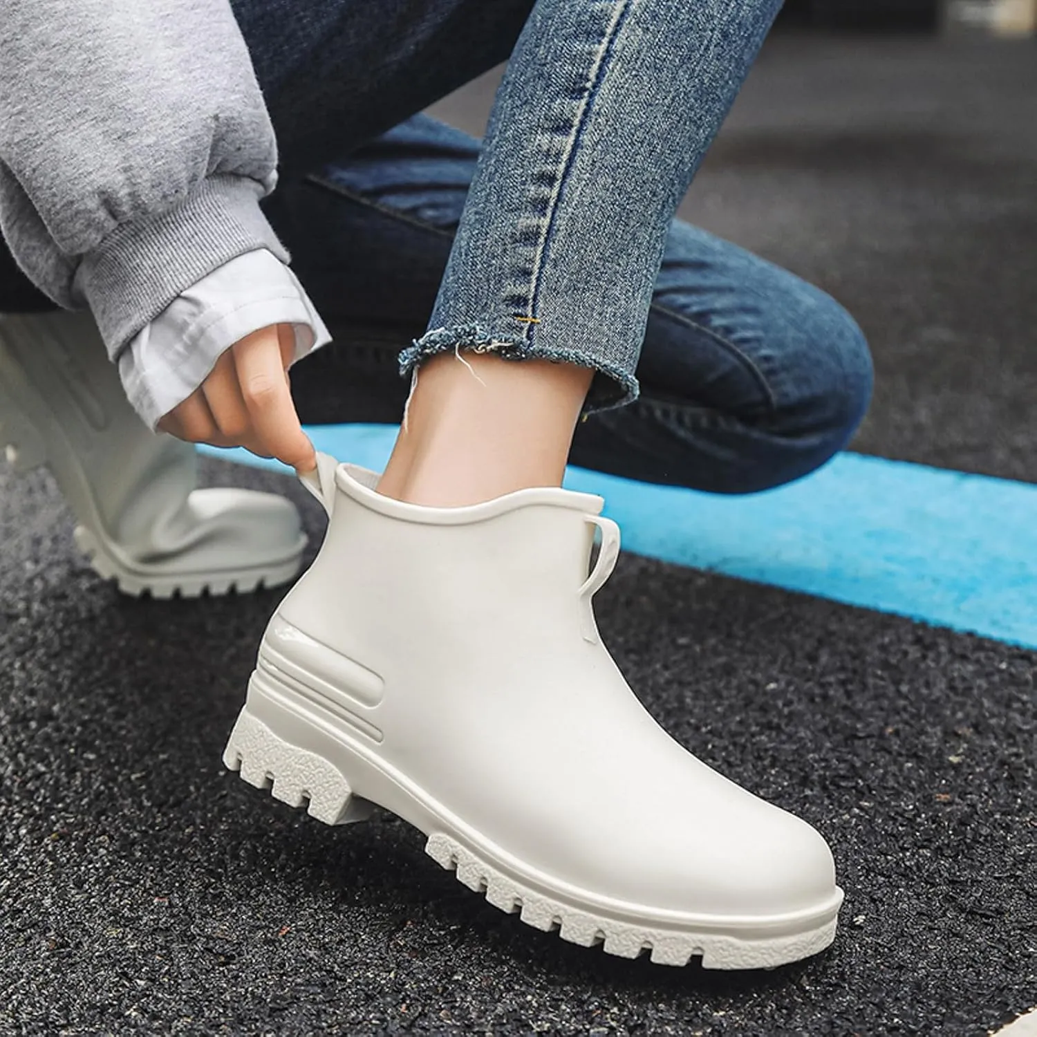 Couple Rain Shoes Outside Wear Versatile Water Shoes Thick Bottom Comfortable Non Slip Kitchen Rubber Shoes Men and Women Rain Boots for Women with Chickens