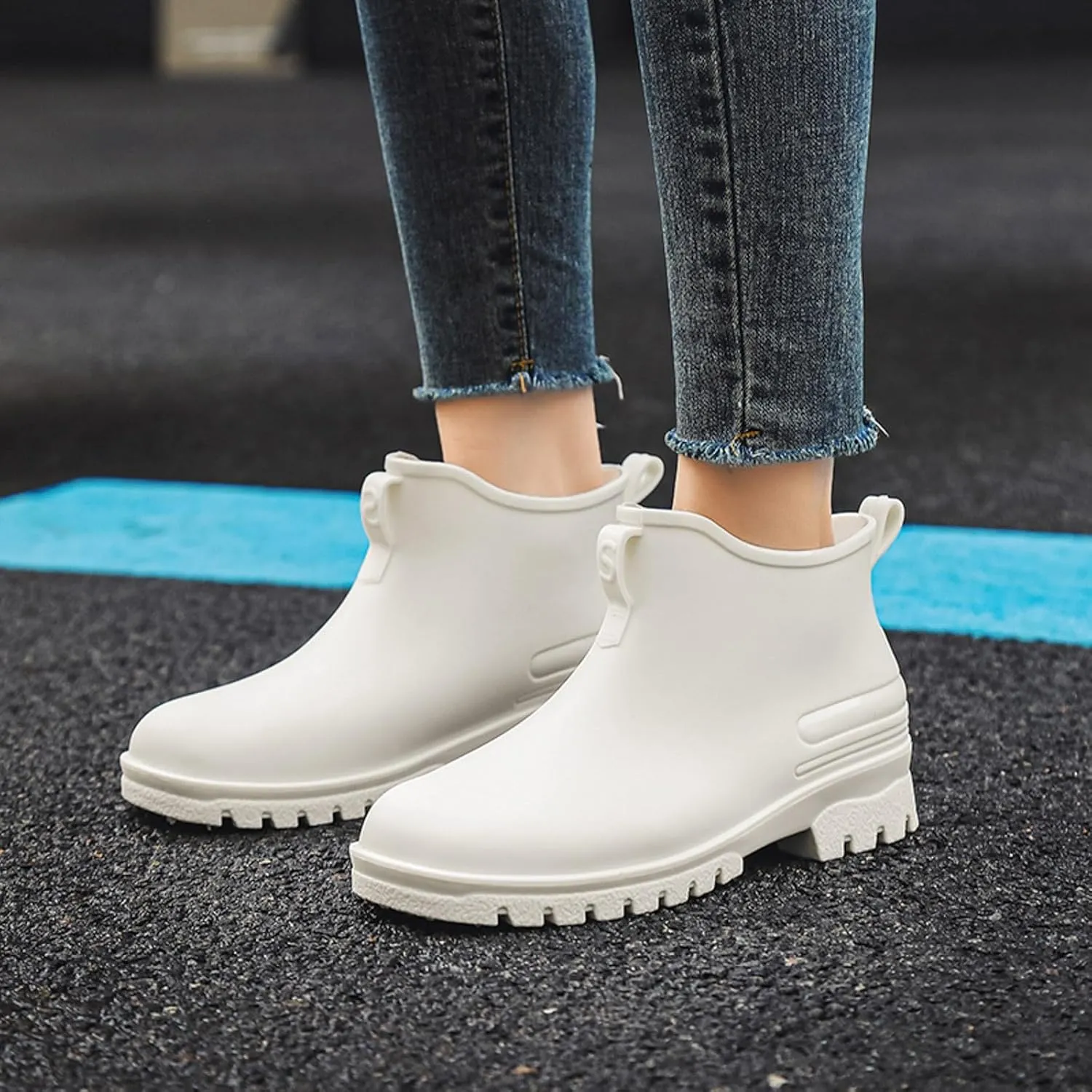 Couple Rain Shoes Outside Wear Versatile Water Shoes Thick Bottom Comfortable Non Slip Kitchen Rubber Shoes Men and Women Rain Boots for Women with Chickens