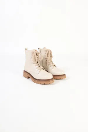 ELLIE LATTE - Lace-Up Flat Ankle Boots