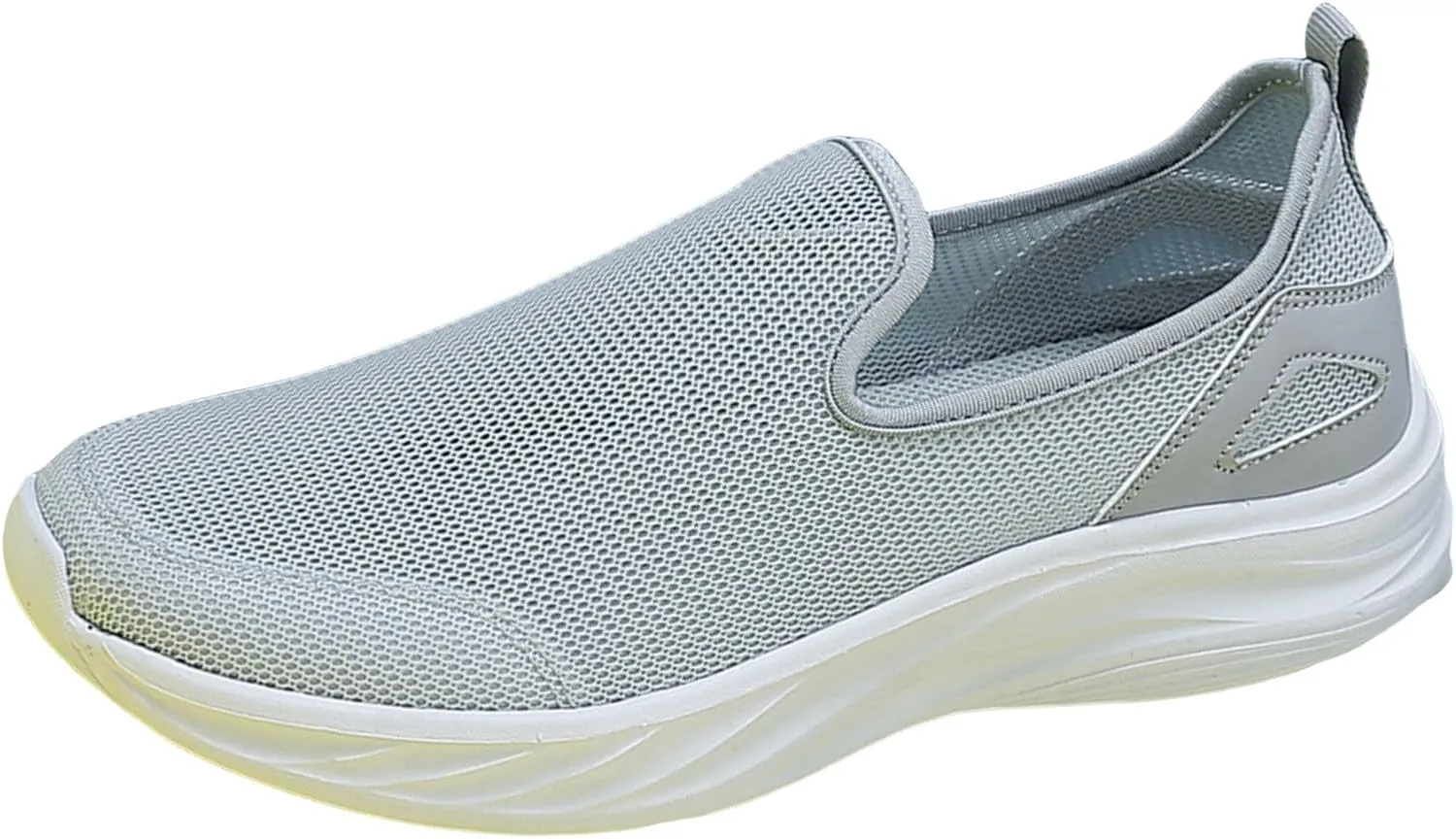Men Sports Shoes Fashionable New Pattern Simple Solid Color Lightweight Flat Bottom Comfortable Slip On Casual Shoes Casual Shoes for Men High Top