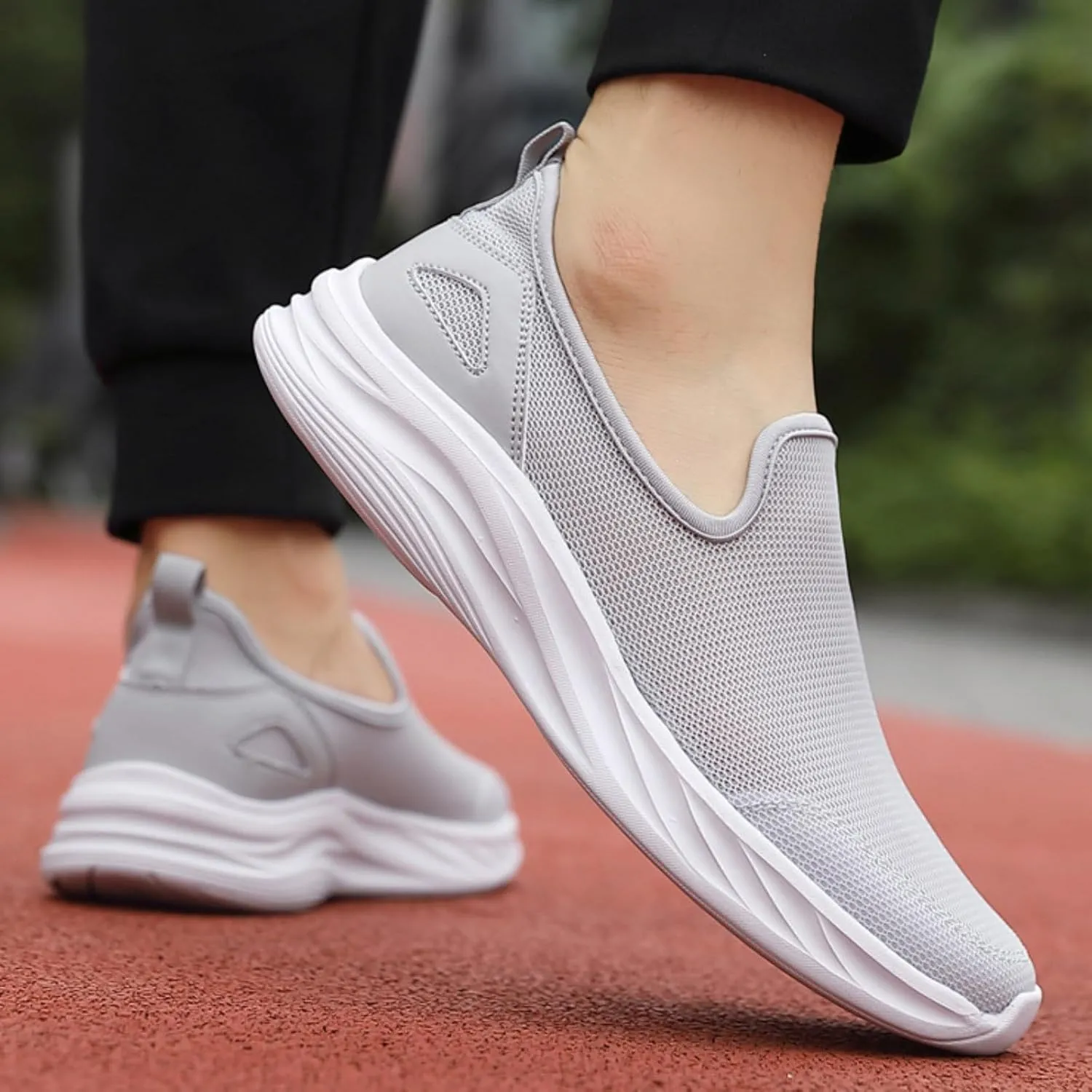 Men Sports Shoes Fashionable New Pattern Simple Solid Color Lightweight Flat Bottom Comfortable Slip On Casual Shoes Casual Shoes for Men High Top