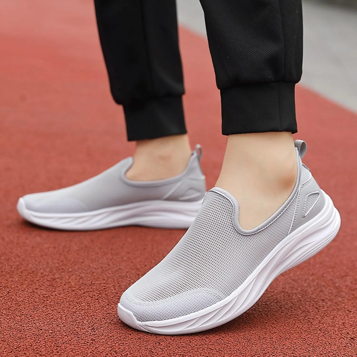 Men Sports Shoes Fashionable New Pattern Simple Solid Color Lightweight Flat Bottom Comfortable Slip On Casual Shoes Casual Shoes for Men High Top