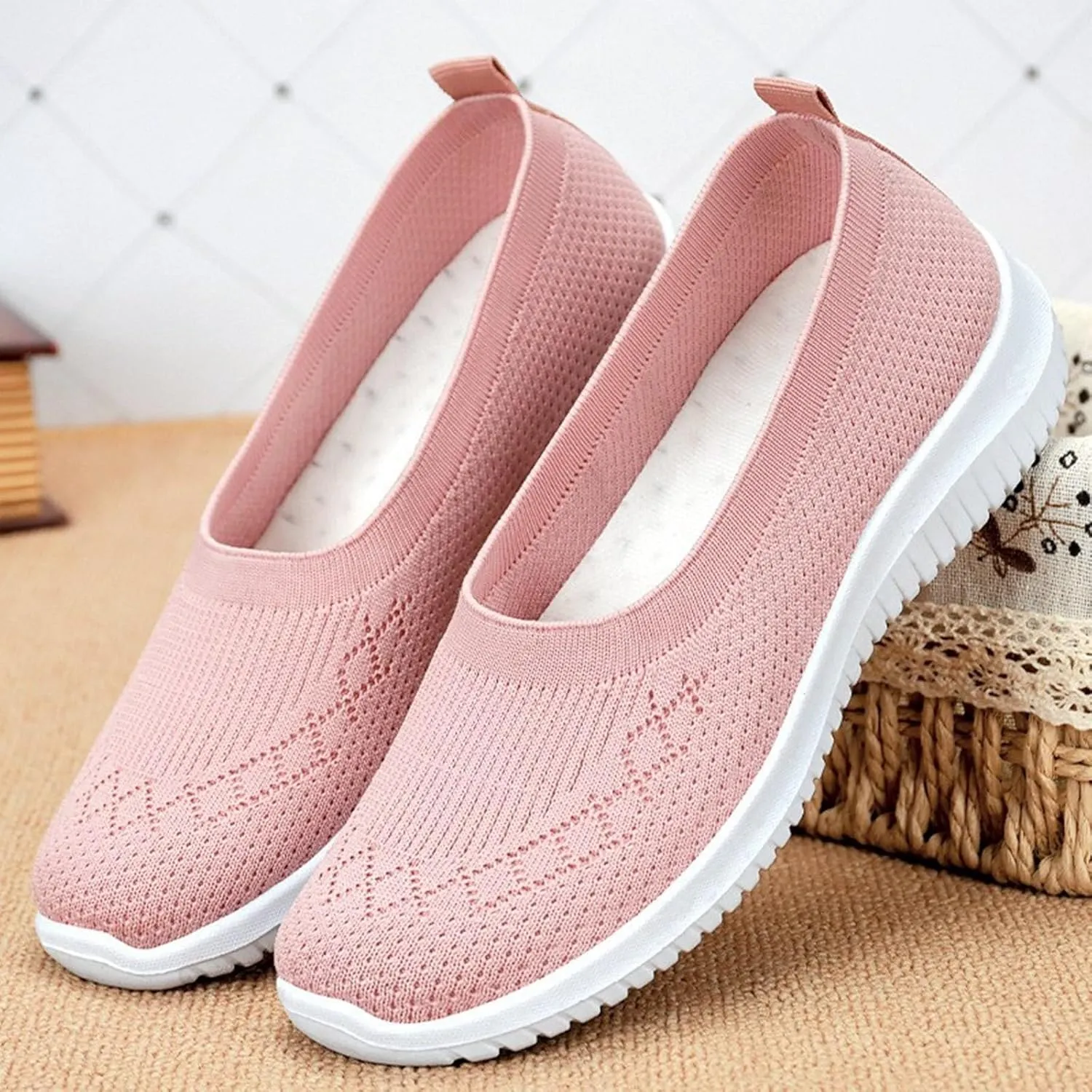 Women's Slip On Casual Shoes Comfortable Round Toe Flat Loafers for Spring Summer Outfits with Thick Sole