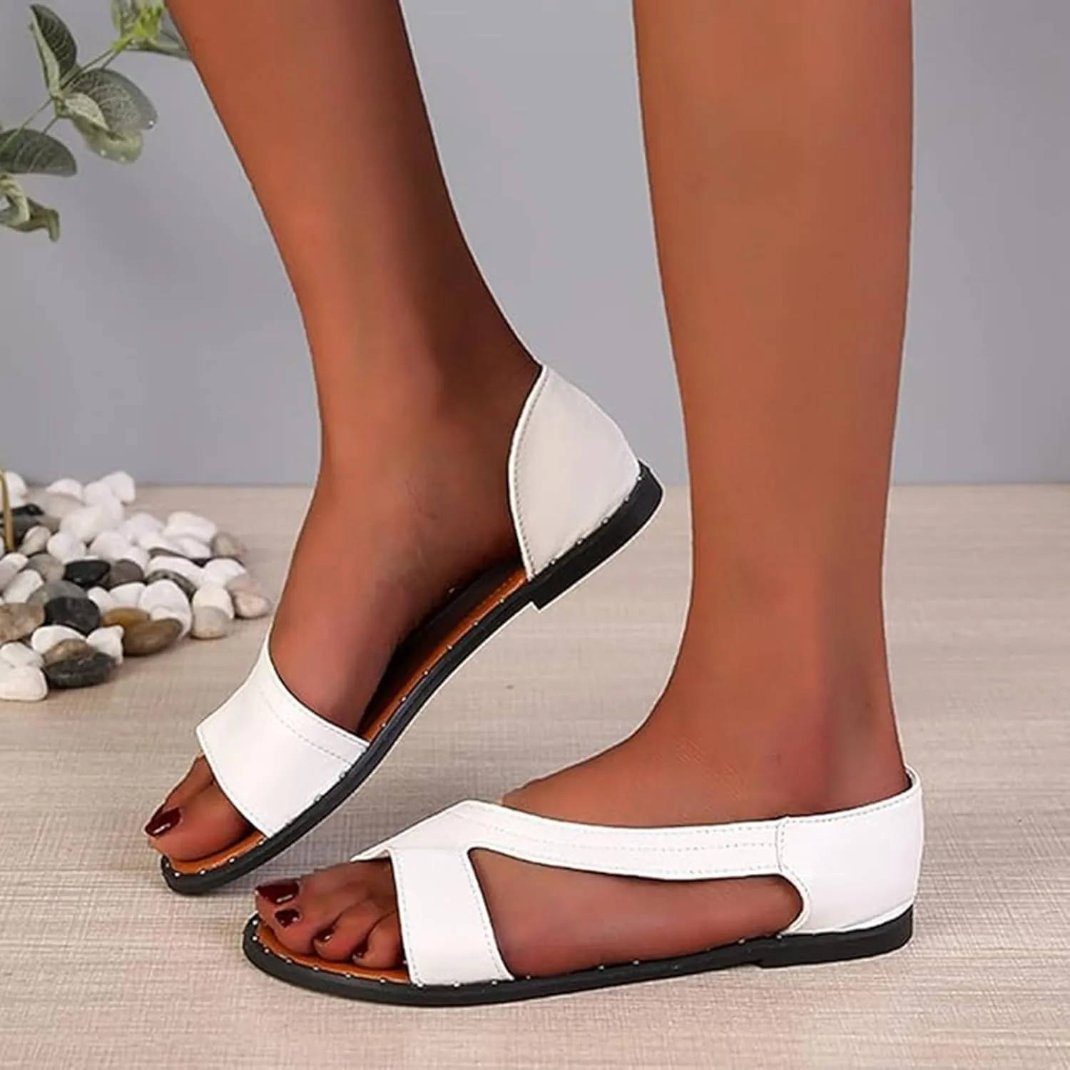 ZSpzx Women's Flat Sandals Womens Comfortable Flip Flops Slide Summer Beach Shoes Arch Support Dressy Fashion Slides Soft Leather Slippers Slip On Casual Outdoor Walking Wedding for Oceanside Holiday